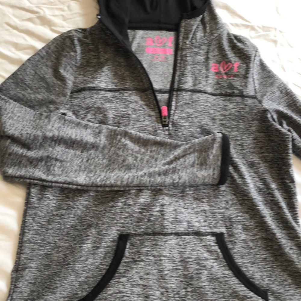 Sportswear - Picture 5 of 5